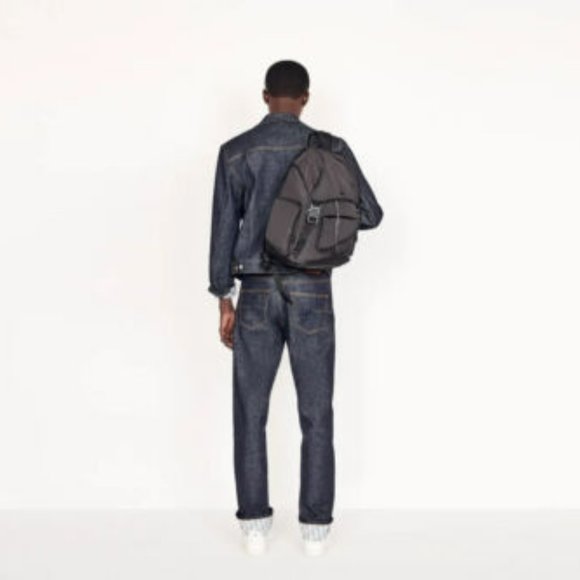 DIOR BLOUSON WITH OBLIQUE MOTIF & DIOR SLIM LONG-FIT OBLIQUE JEANS - Picture 4 of 5